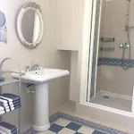 Dans Maison, Independant Et Jardin