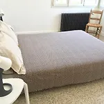 Dans Maison, Independant Et Jardin 페르피냥